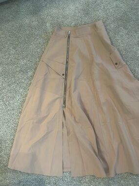 Women’s CargoMidi Skirt with Front Zipper - Big off centered pockets Taupe/khaki